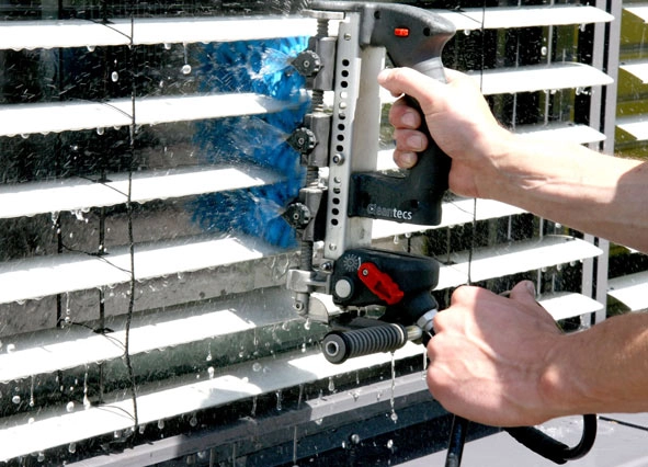Rollladenreinigung Cristal Gebäudereinigung Bruckmühl Reinigung von Rolläden, Jalousien und Raffstores